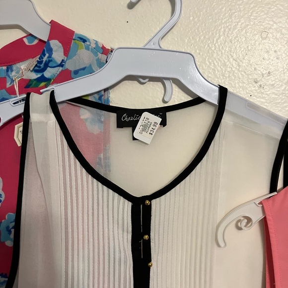 NWT women’s Charlie Paige Pink , White and Pink Floral Blouses Set - Picture 6 of 9